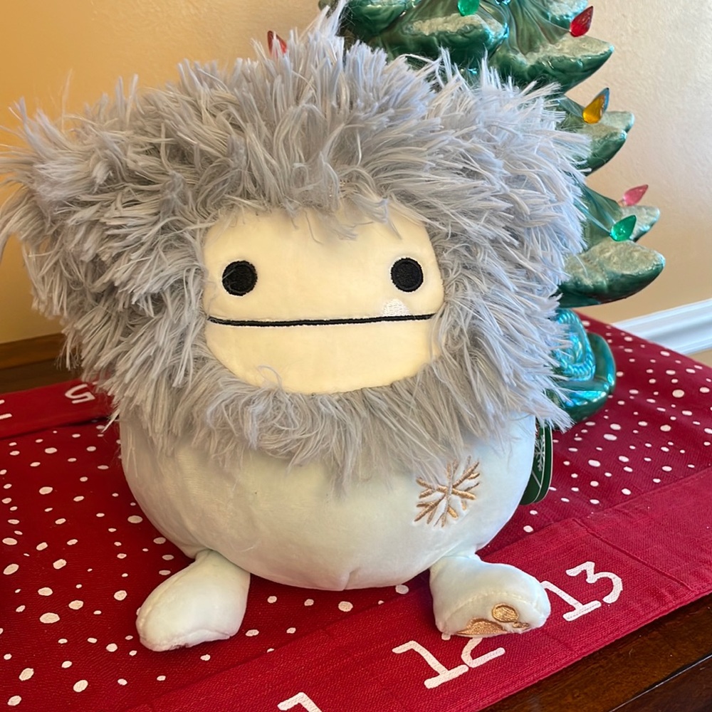 Evite the Bigfoot 7.5 inch Squishmallow